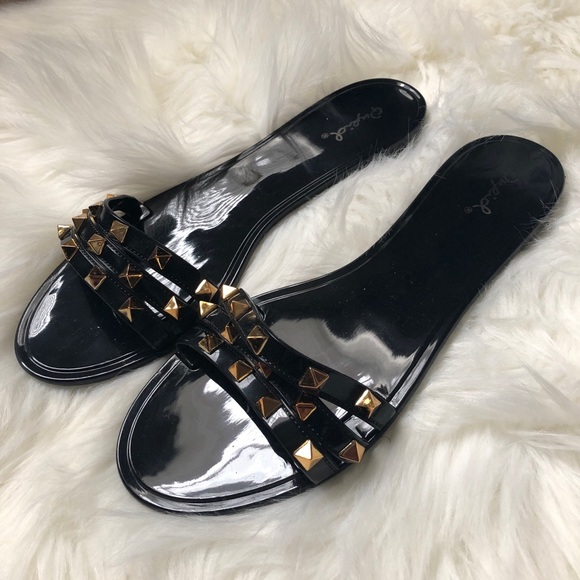 Qupid Shoes - Black studded jelly sandals